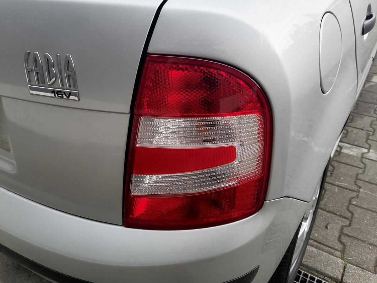 Skoda Fabia 6Y original R&uuml;cklicht R&uuml;ckleuchte Schlussleuchte rechts Flie&szlig;heck Facelift Bj.2006